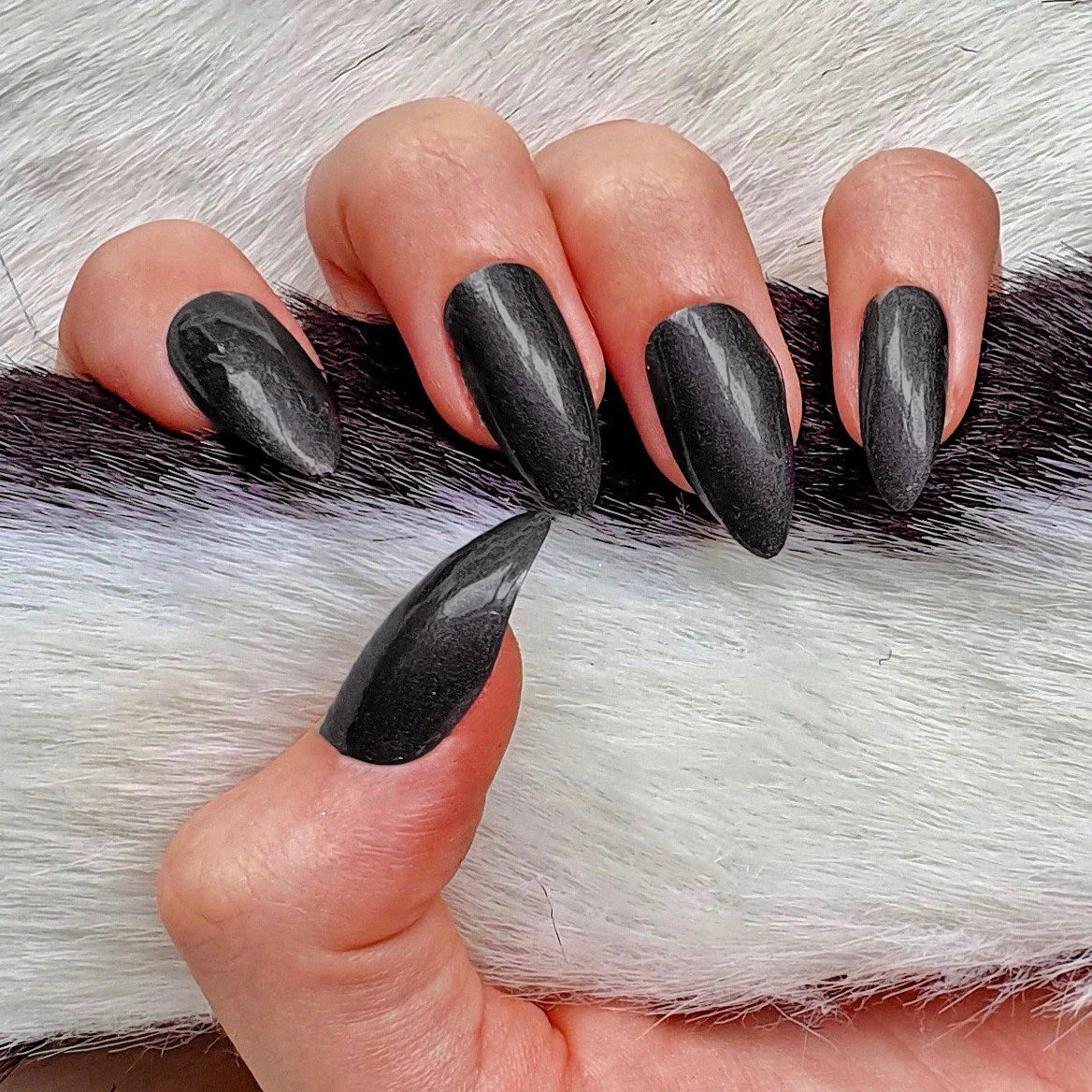 Black Pearl - Classic Nail Powder - Image 3