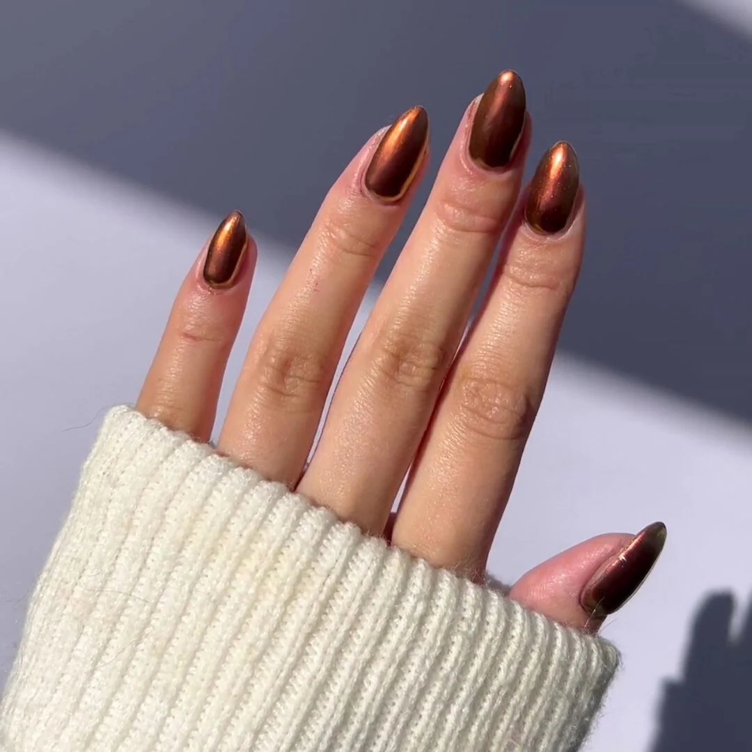 Saffron - Shade Shift Metallic Nail Powder - Image 2
